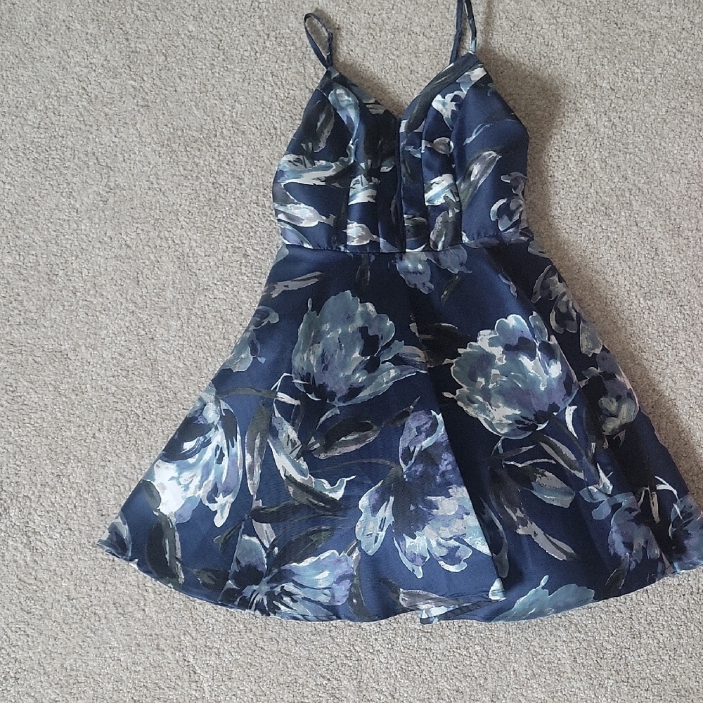 Xtraordinary Blue and White Pleated Sundress